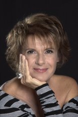 Lella Costa legge Preghiera darwiniana di Luzzato a Seriate